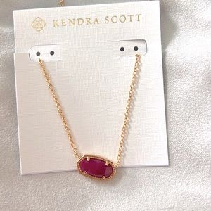 Kendra Scott necklace